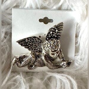 Women Brooch Pin Cherub Winged Figural Angel Cupid Pin 2.5” Silver Tone 5318 B